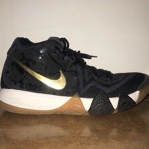 I’m selling the Nike Kyrie 4 “Pitch Blue”